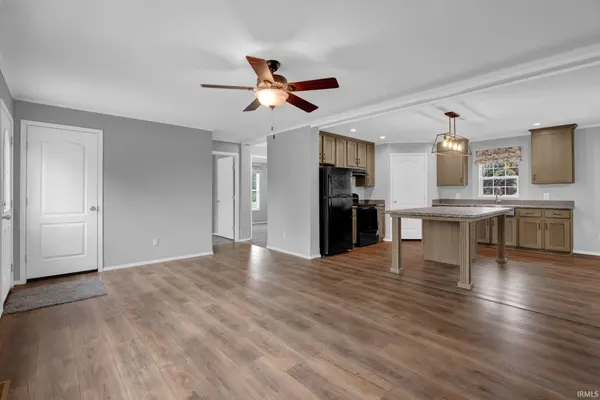 307 N 2nd ST, Mitchell, IN 47446