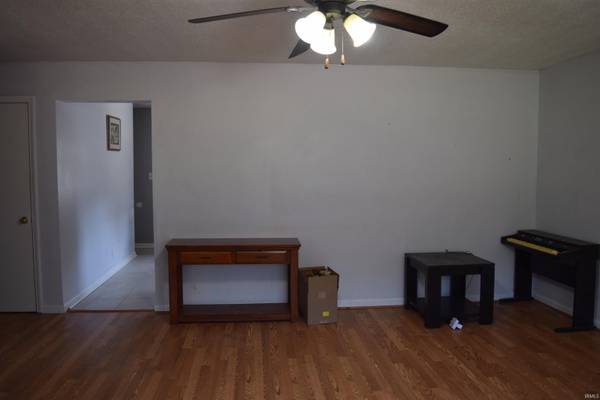 670 S Burkhardt RD, Evansville, IN 47715