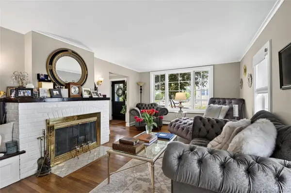 236 Lewis AVE, Westbury, NY 11590