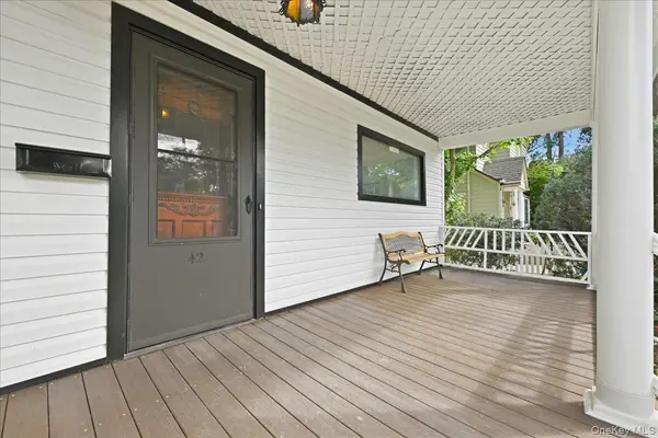 42 Chestnut ST, Glen Cove, NY 11542