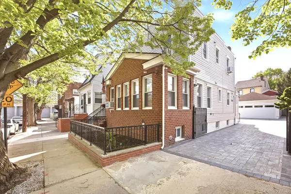 88-38 78th AVE, Glendale, NY 11385