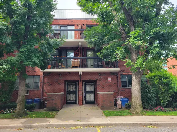 71-24 Sutton PL #3FL., Fresh Meadows, NY 11365