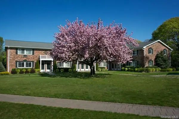 52 Horseblock RD #52-3B, Centereach, NY 11720