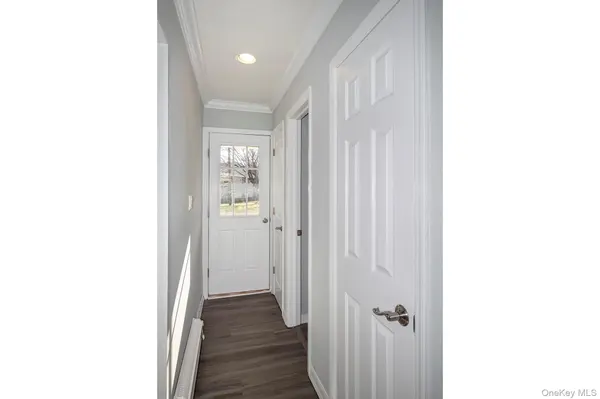 184 Hallock RD #4F1, Lake Grove, NY 11755
