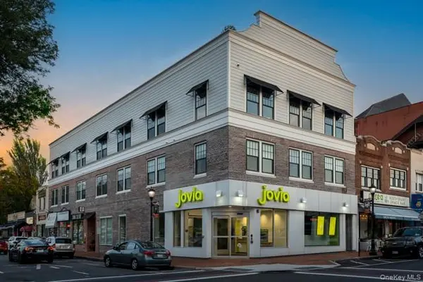 356 New York AVE #4, Huntington, NY 11743