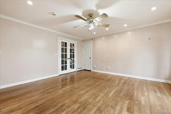 439 39th ST, Lindenhurst, NY 11757
