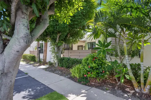 226 SHERWOOD DR, Bradenton, FL 34210