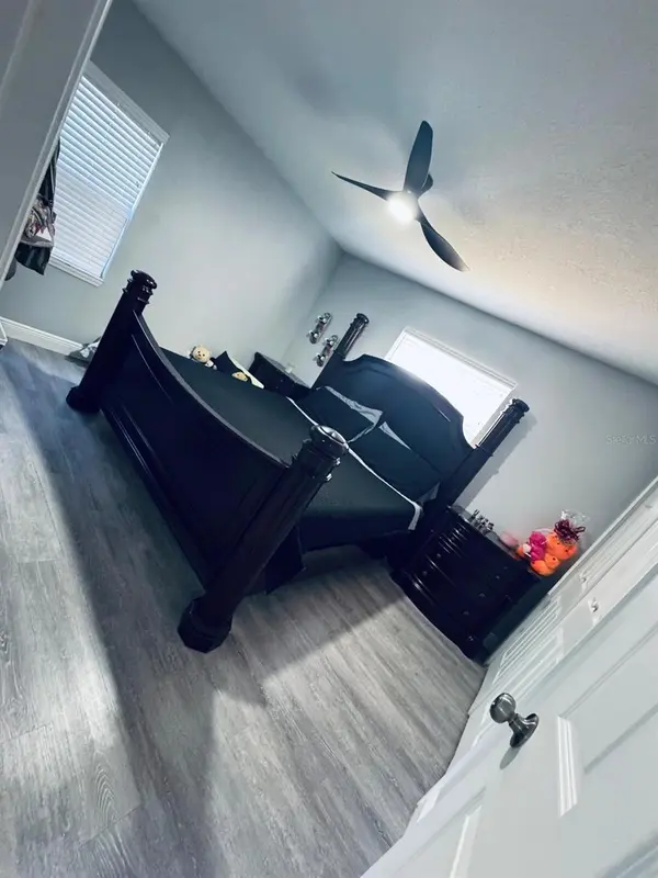 17 S SOLANDRA DR, Orlando, FL 32807