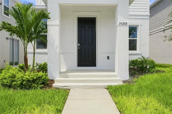9588 WESTSIDE HILLS DR, Davenport, FL 33896