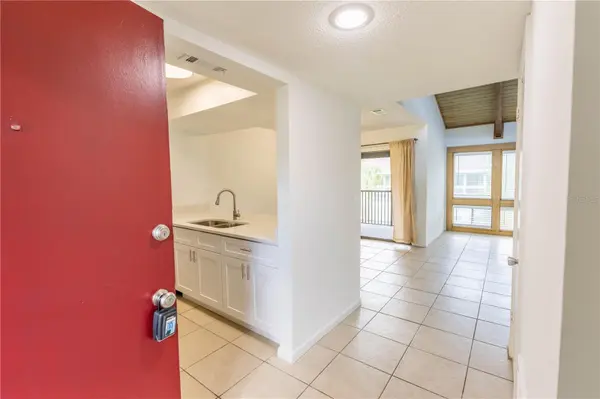 6094 PEREGRINE AVE #16C, Orlando, FL 32819