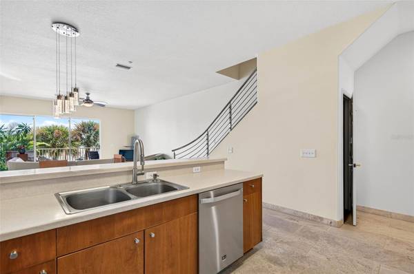 10071 GULF BLVD, Treasure Island, FL, 33706 photo 7