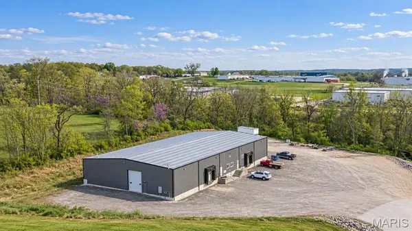 475 W Industrial Park DR #B, Washington, MO 63090