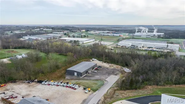 475 W Industrial Park DR #B, Washington, MO 63090