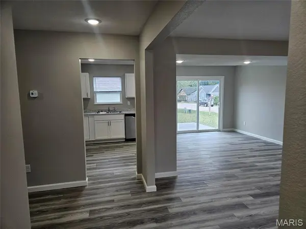 406 Daniel CT, New Haven, MO 63068