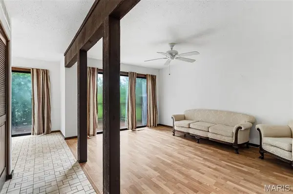 12415 Sea Lane DR, Florissant, MO 63033