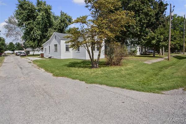 1005 Brookley ST, Greenfield, IL 62044