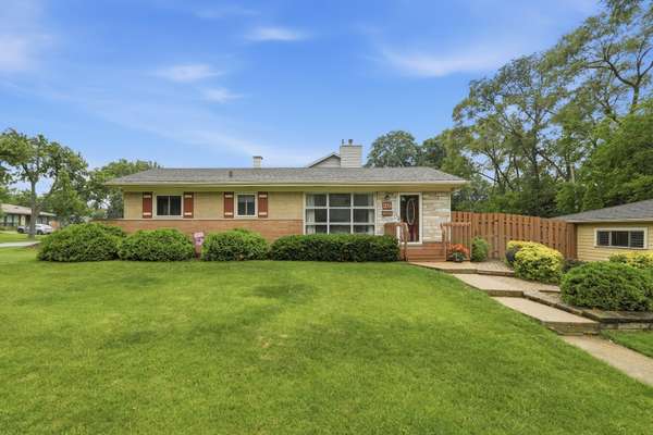 25 E Wilson AVE, Lombard, IL 60148