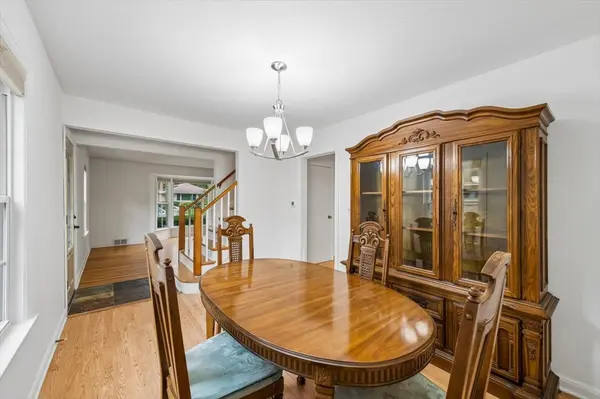 533 Dodge AVE, Evanston, IL 60202