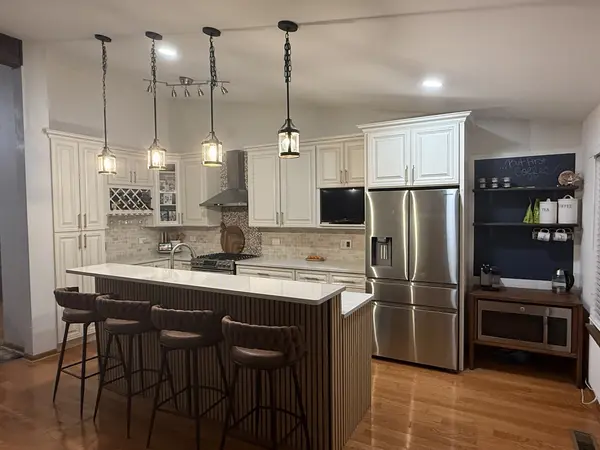 168 Woodlet LN, Bolingbrook, IL 60490