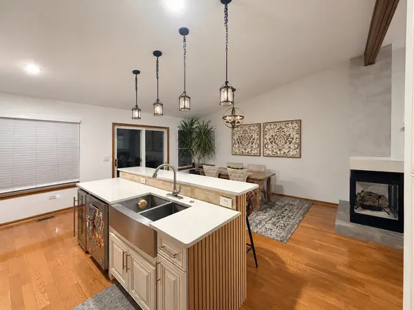 168 Woodlet LN, Bolingbrook, IL 60490