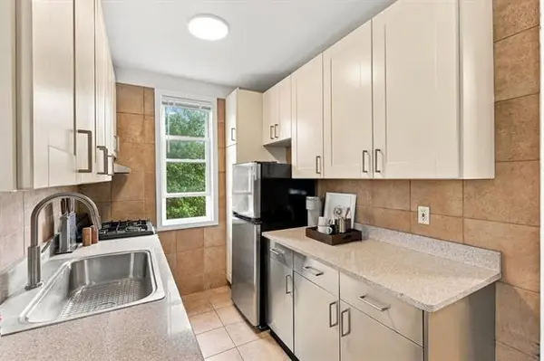 234 6th ST #10, Jersey City, NJ 07302