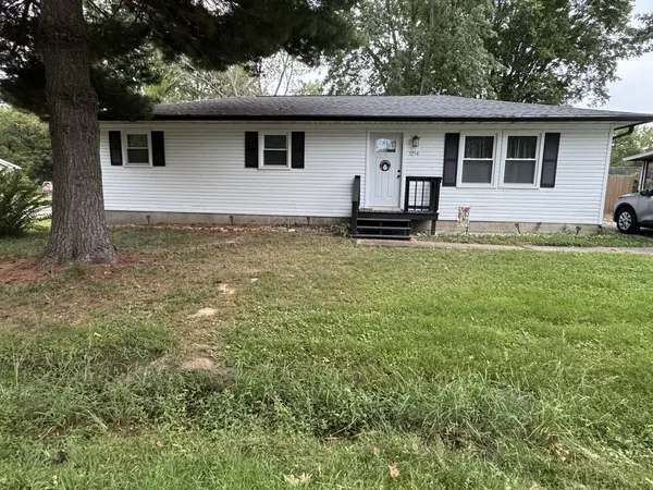 1214 E Grayson ST E, Benton, IL 62812