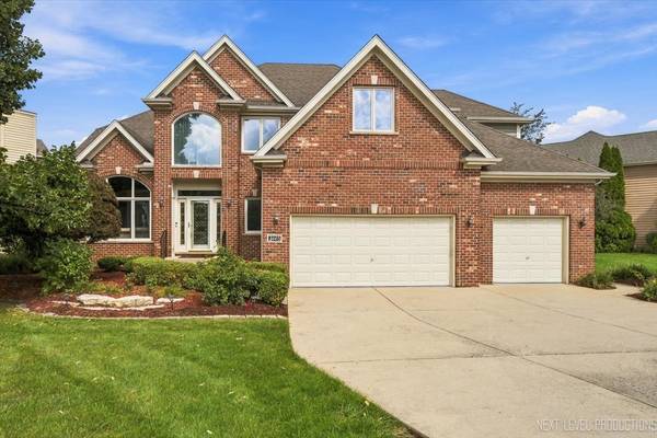 2775 Ginger Woods DR, Aurora, IL 60502