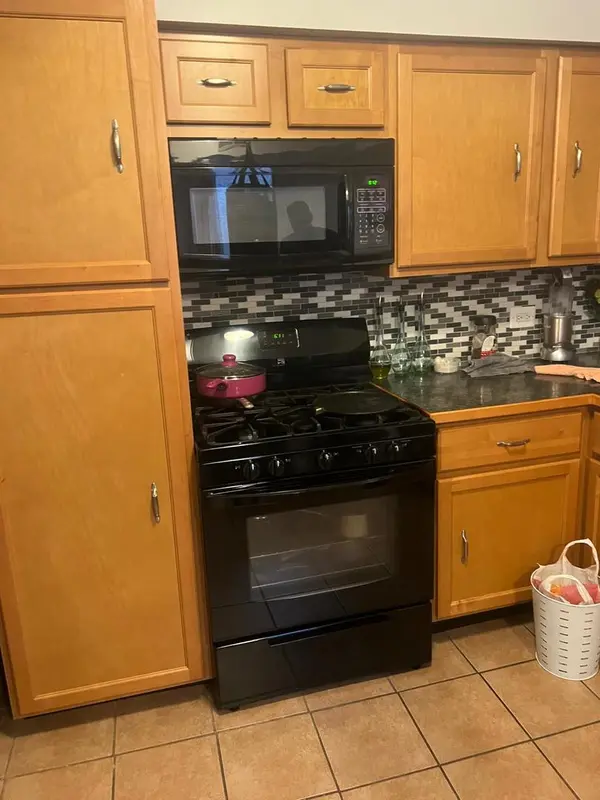 6047 Marshall AVE #302E, Chicago Ridge, IL 60415