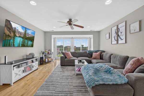 50 N Bokelman ST #534, Roselle, IL 60172
