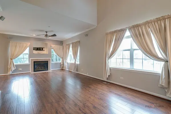 1880 Maureen DR #1880, Hoffman Estates, IL 60192
