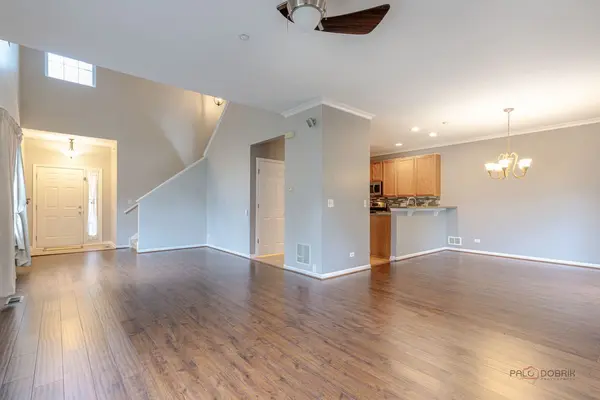 1880 Maureen DR #1880, Hoffman Estates, IL 60192