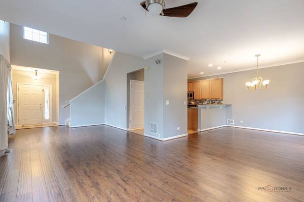 1880 Maureen DR #1880, Hoffman Estates, IL 60192