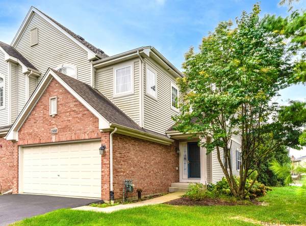 1880 Maureen DR #1880, Hoffman Estates, IL 60192
