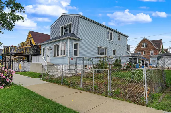 10335 S Hoxie AVE, Chicago, IL 60617