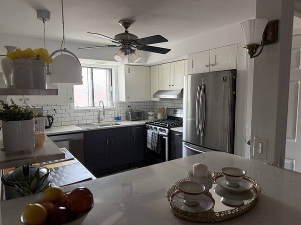 5321 N Delphia AVE #322, Chicago, IL 60656