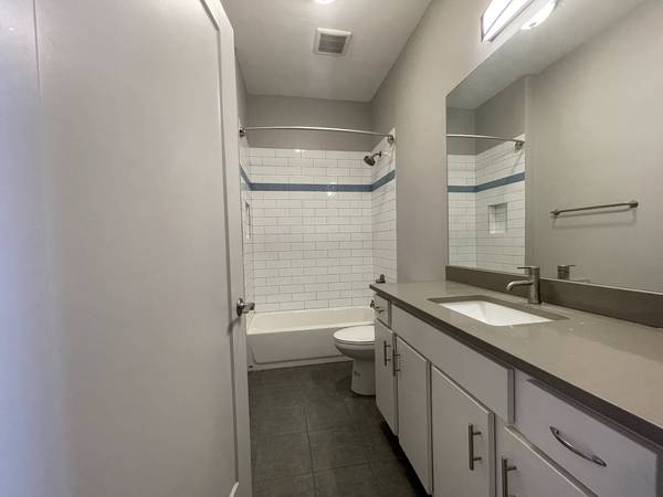 1432 W 21st ST #113, Chicago, IL 60608