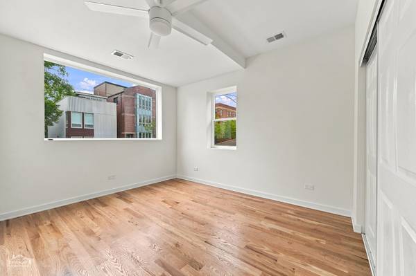 1118 W 19th ST, Chicago, IL 60608