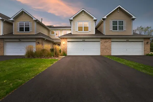 1693 S Candlestick WAY #1693, Waukegan, IL 60085