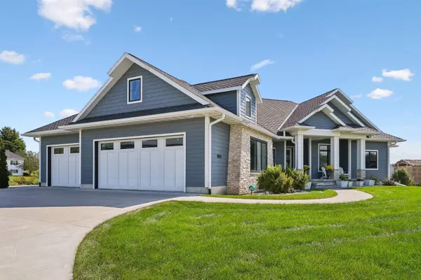 4835 Shelley CT, Waterloo, IA 50701