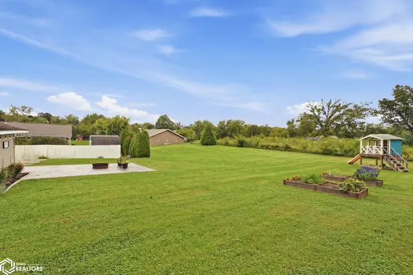 206 E Main ST, Wayland, IA 52654