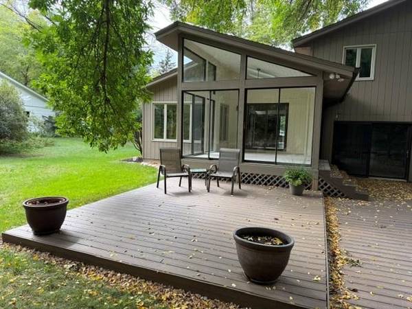 6015 Stoneybrook DR, Minnetonka, MN 55345