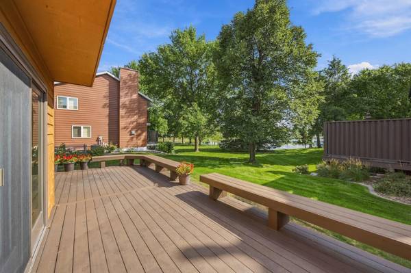 2802 28th AVE S, Fargo, ND 58103