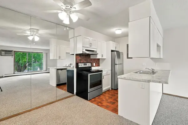8935 Old Cedar AVE S #214, Bloomington, MN 55425