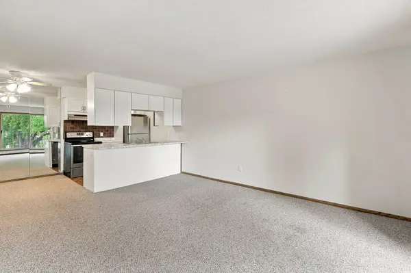 8935 Old Cedar AVE S #214, Bloomington, MN 55425
