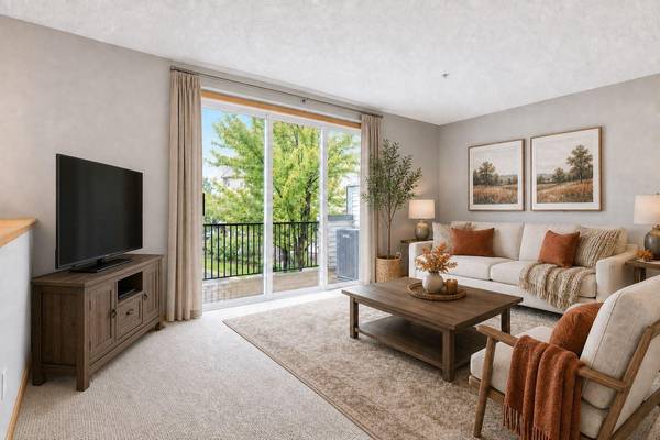 11211 Kinsley ST, Eden Prairie, MN 55344