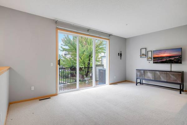 11211 Kinsley ST, Eden Prairie, MN 55344