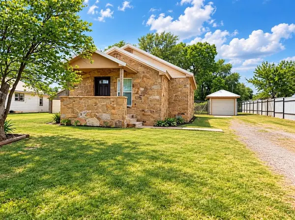 711 S Randall AVE, Elk City, OK 73644