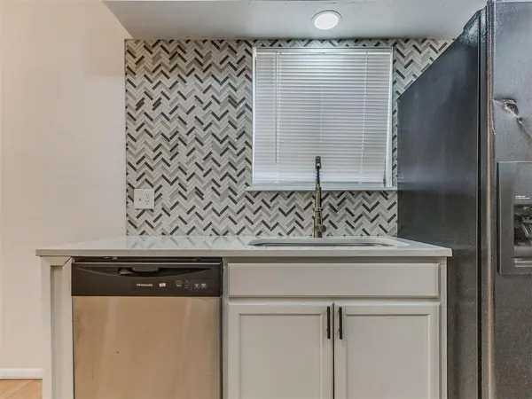 405 Woodland DR, Midwest City, OK 73130