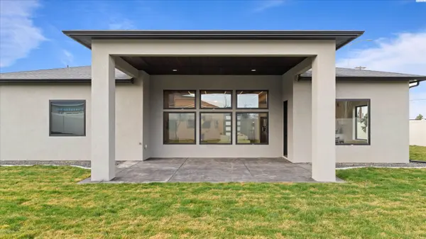 1001 S Florida Pl., Kennewick, WA 99352