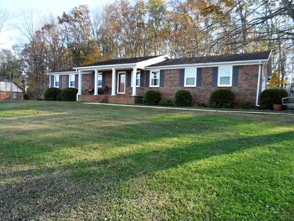 60 Twin Marys Dr, Tullahoma, TN 37388